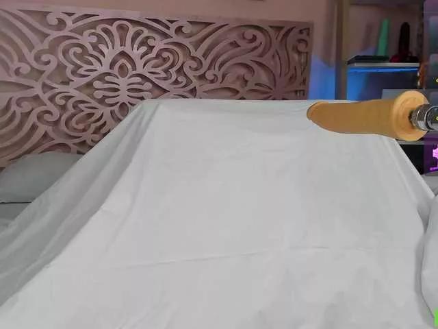 alannakim from BongaCams