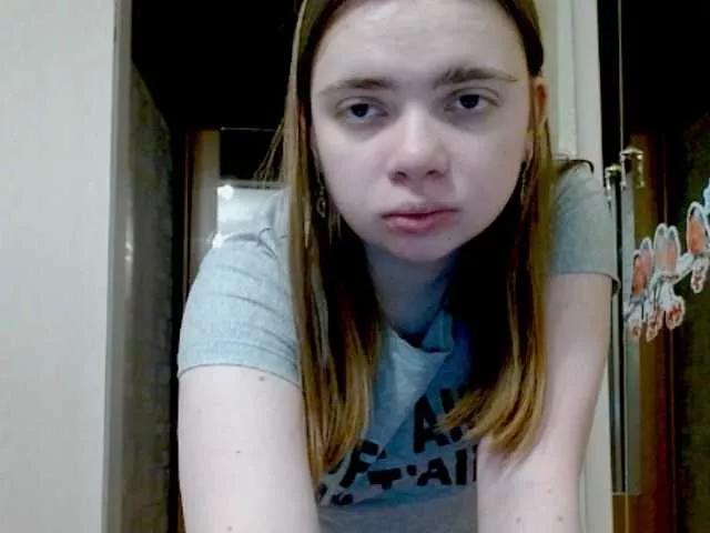 aliiicestone from BongaCams
