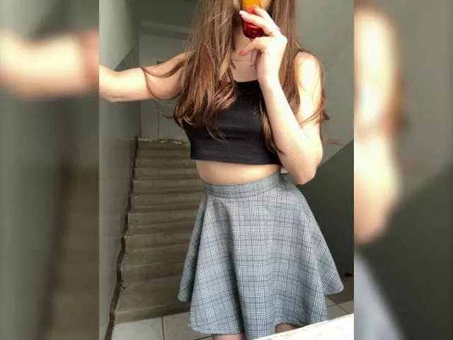 Alliina-leee from BongaCams