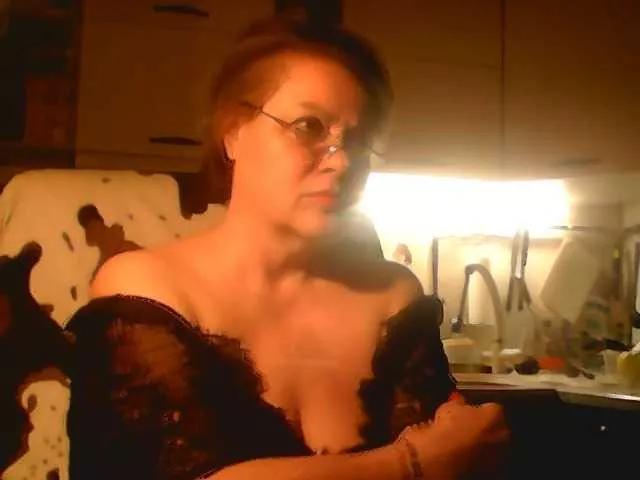 AlyaBest777 from BongaCams