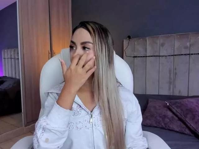 Ambar-Stones1 webcams show profile image 