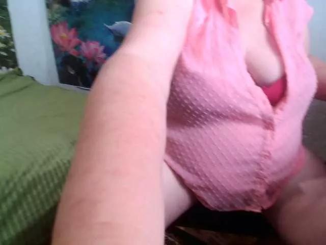 AnnaGoldXx from BongaCams