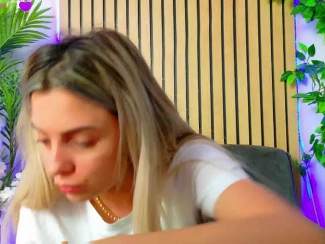 AriannaSins on BongaCams 