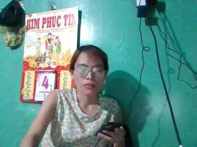 Baby-ladysweet69 from BongaCams