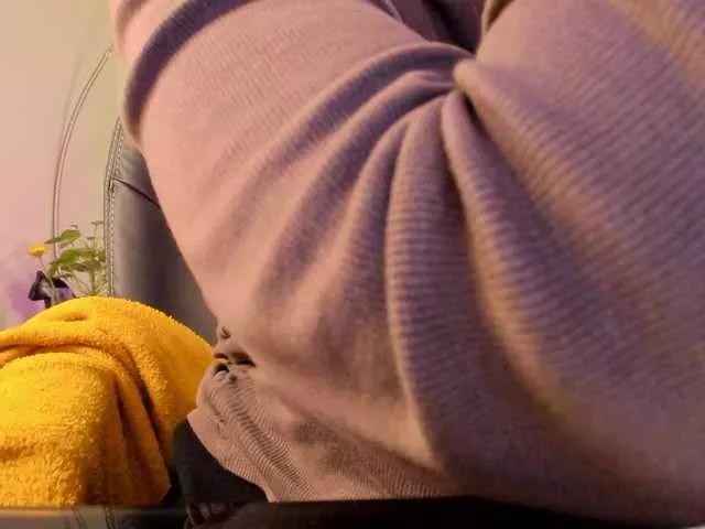 Battymoll from BongaCams