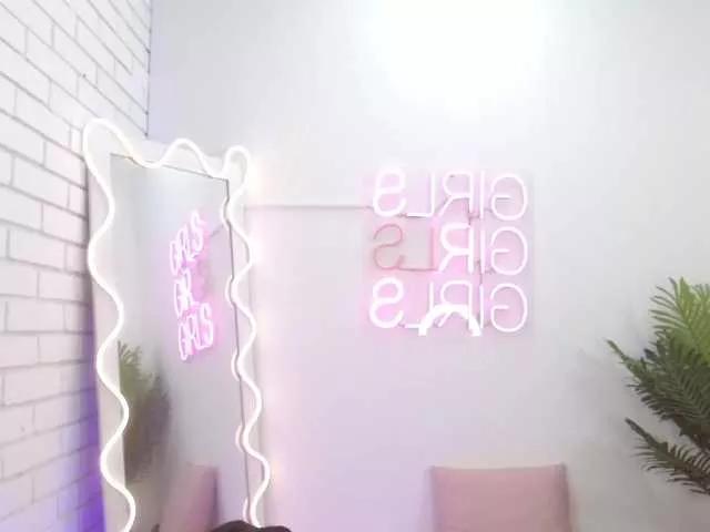 BELLA-TAY from BongaCams is Freechat
