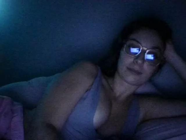 BellaBloom from BongaCams