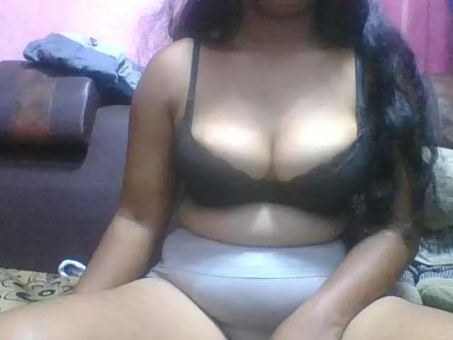 BellaLove from BongaCams