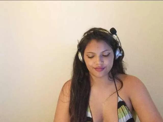Bombonzin from BongaCams