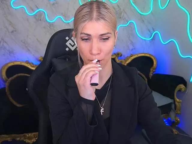 CassandraGood from BongaCams