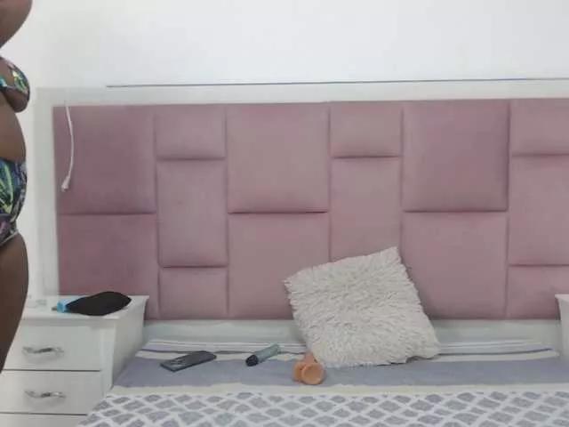 Chikychiky11 webcams show profile image 