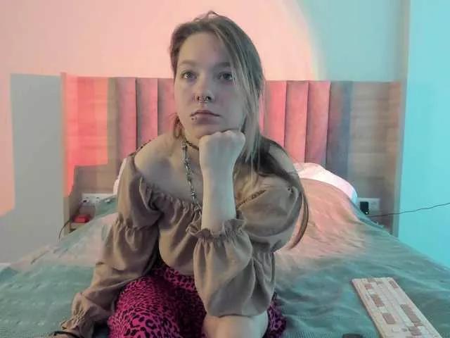 Crystal-Eyes from BongaCams is Freechat