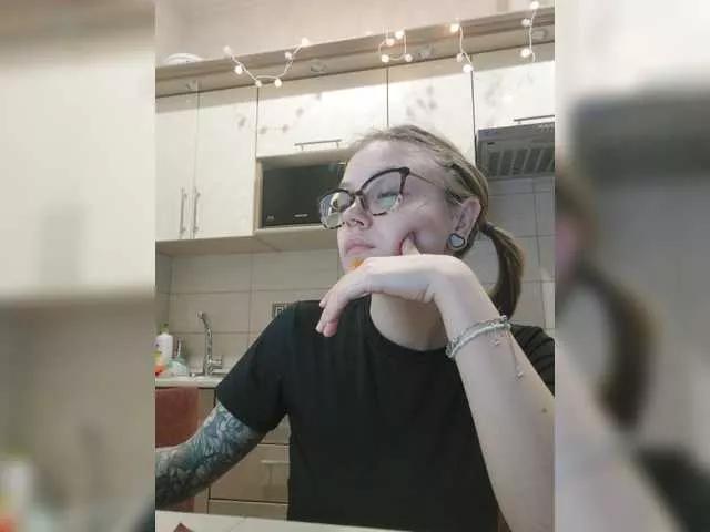 DanaCuteee from BongaCams