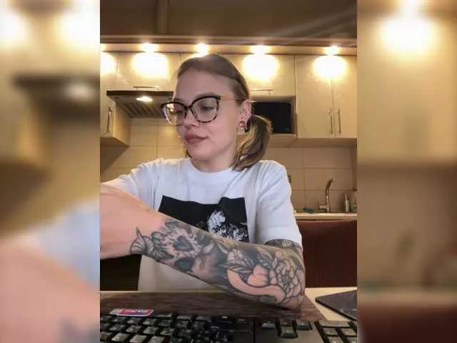 DanaCuteee from BongaCams