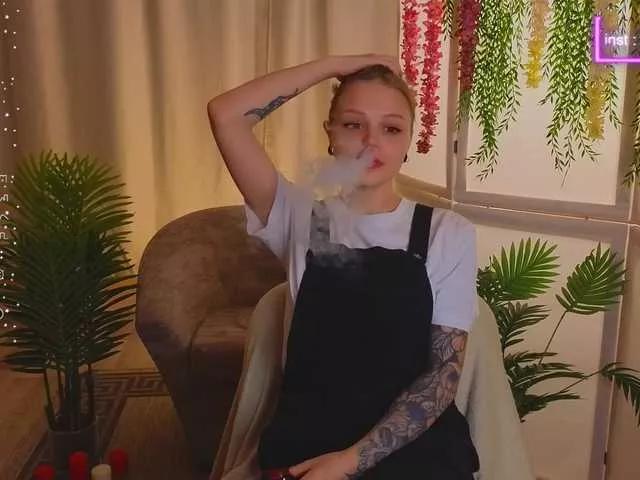 DanaCuteee from BongaCams