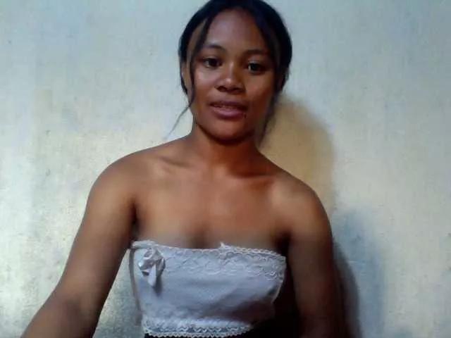 Dilliannah from BongaCams