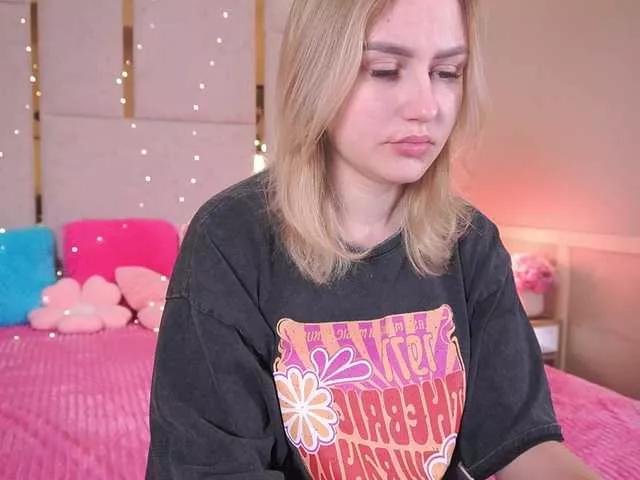 DivineJass from BongaCams