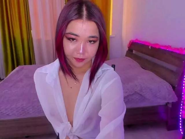 Dollyiaa from BongaCams