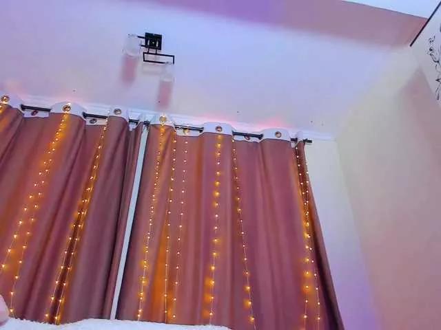 Dollyiaa from BongaCams
