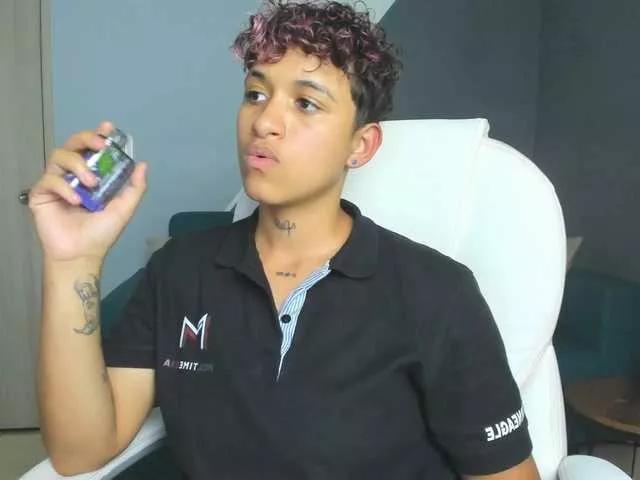 Dominick-jones webcams show profile image 