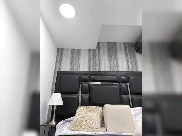EinnyMure from BongaCams
