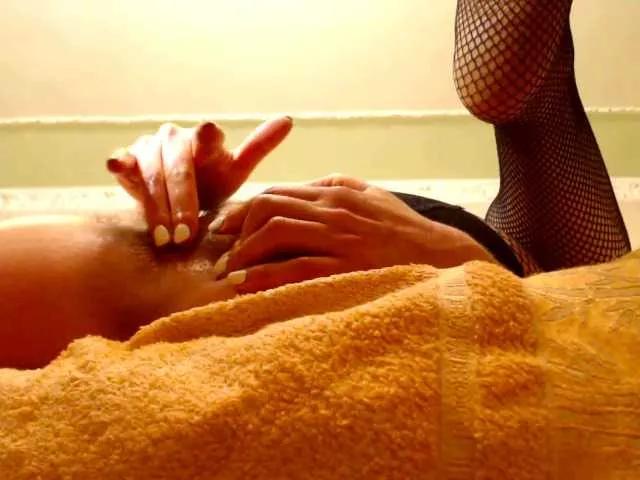 Elena7564 from BongaCams