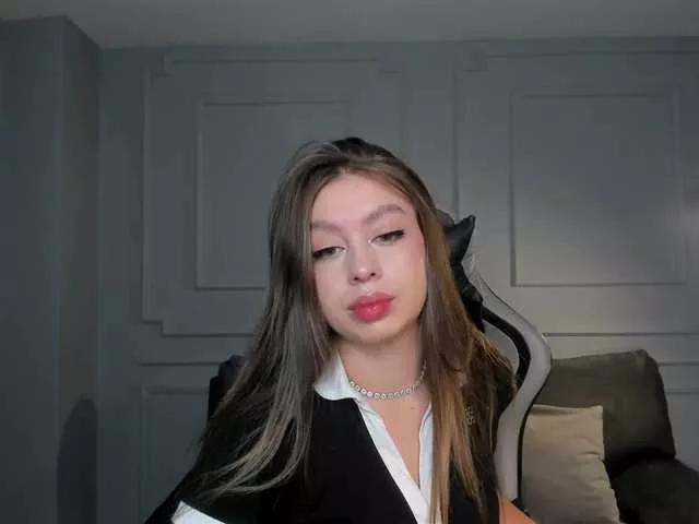 EllaClark from BongaCams