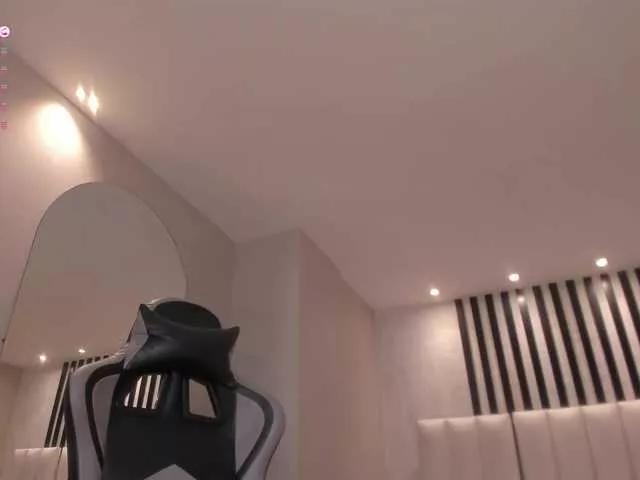 EllaClark from BongaCams