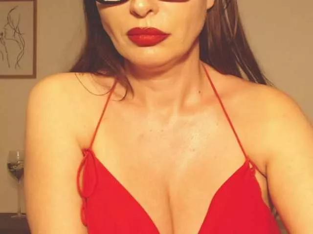 ellaine from BongaCams