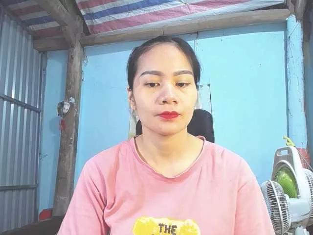 EllaShow93 from BongaCams