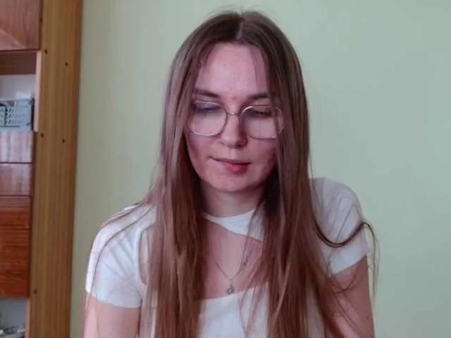 Ellyxcute from BongaCams