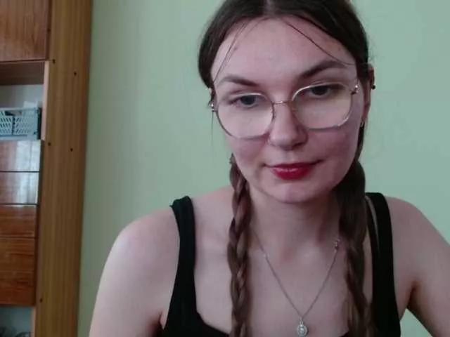 Ellyxcute from BongaCams