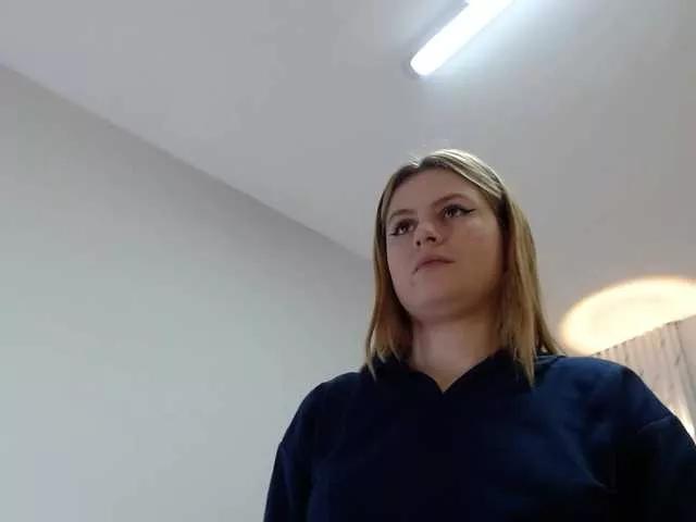 Emma-Blonde from BongaCams is Freechat