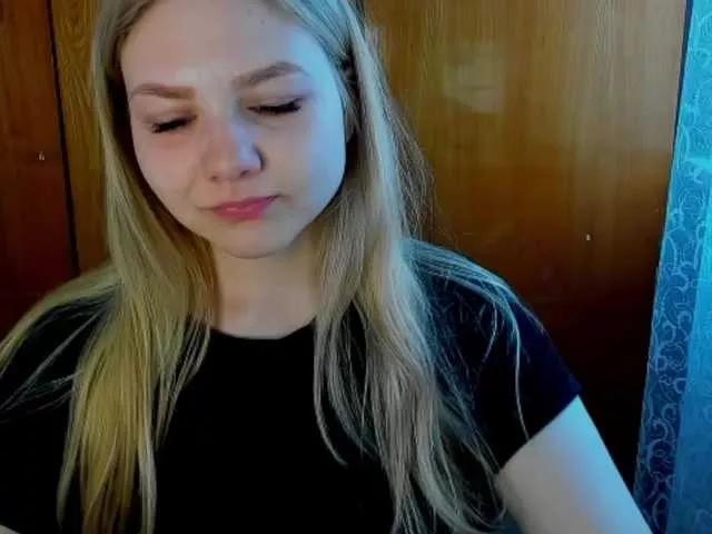 Emma-Frizea from BongaCams