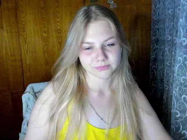 Emma-Frizea from BongaCams