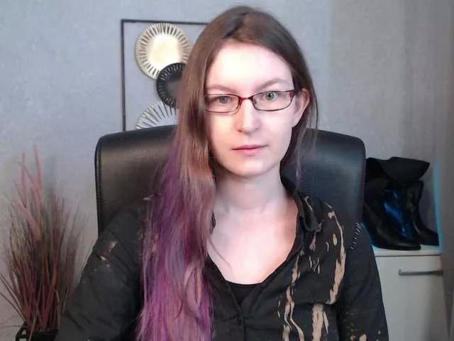 EmmaHeart from BongaCams