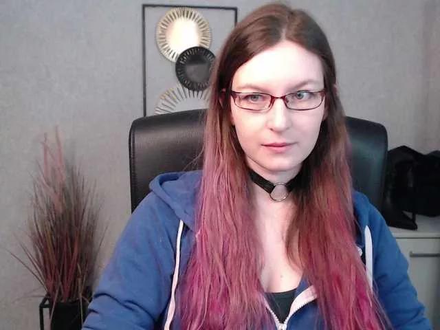 EmmaHeart from BongaCams