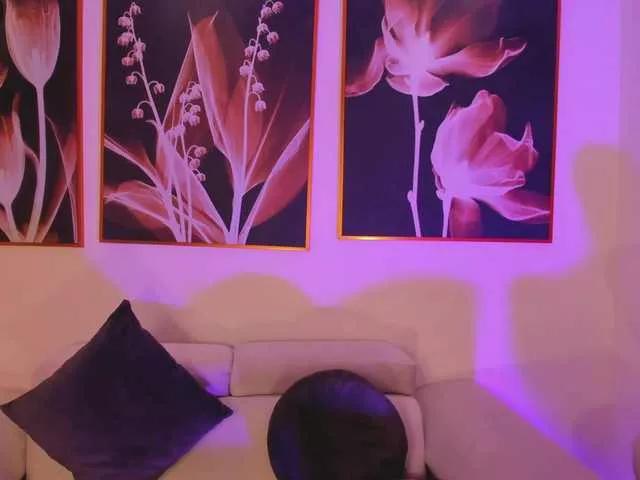EveBenson from BongaCams