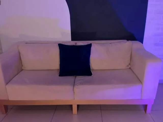 EveBenson from BongaCams