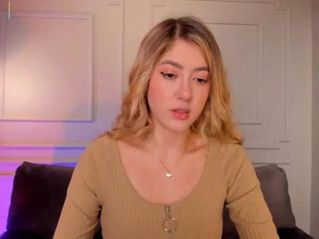 EveBenson from BongaCams