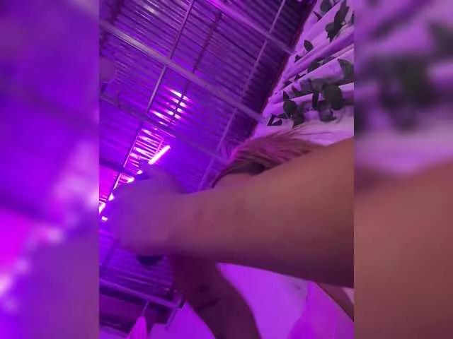 Evellyyn from BongaCams
