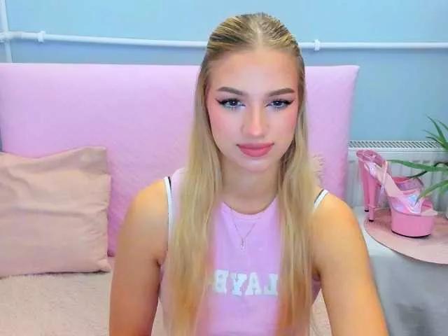 EvetteBody from BongaCams