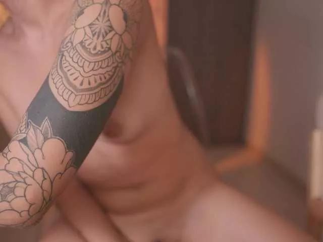 GigiLee from BongaCams