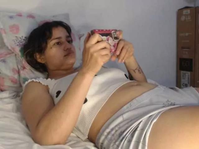 Girl-tits webcams show profile image 