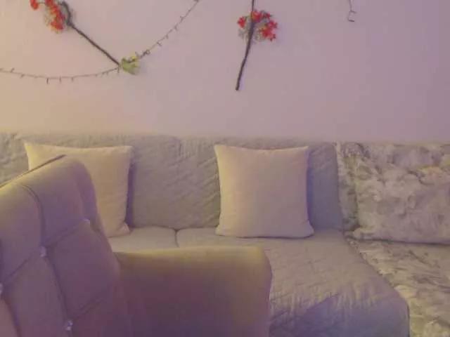 goodSnowQueen from BongaCams