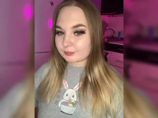Greeenfriends6969 from BongaCams