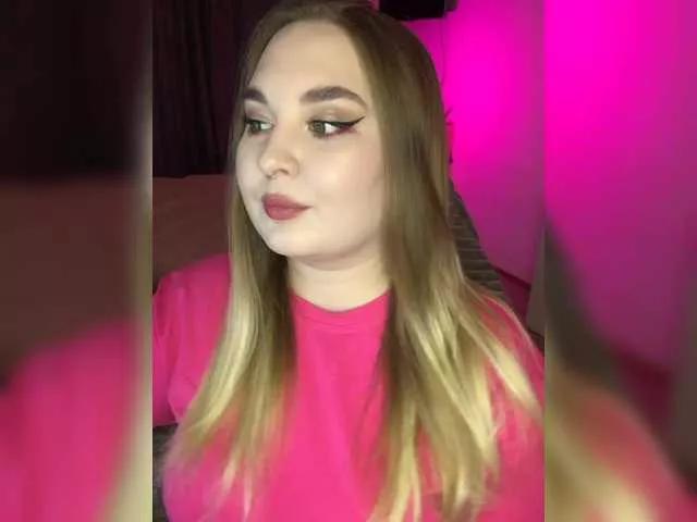 Greeenfriends6969 from BongaCams