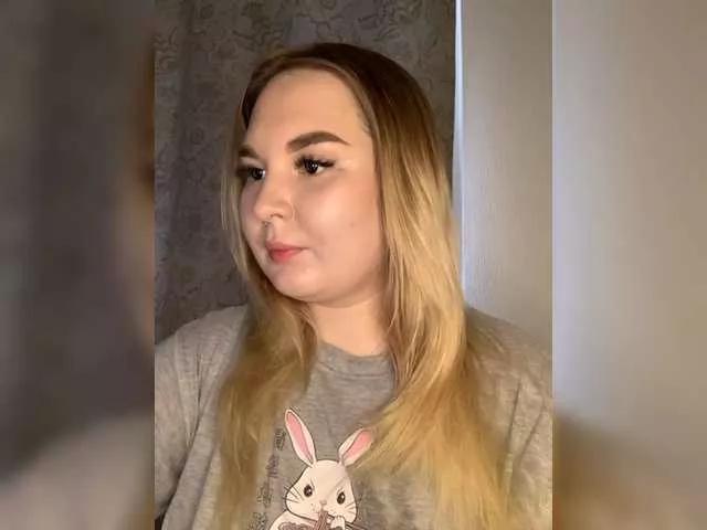 Greeenfriends6969 from BongaCams