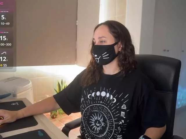 GummyPeach from BongaCams
