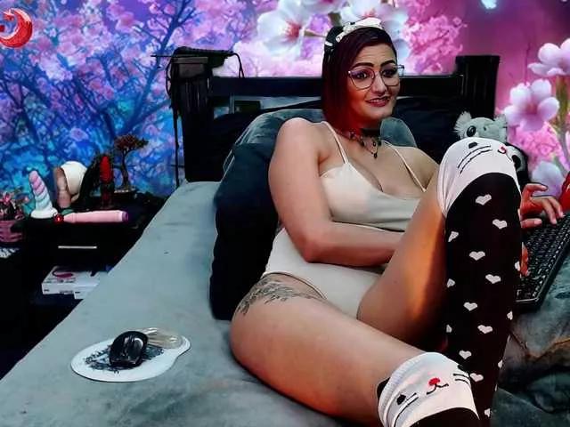 Hanna-Luna from BongaCams